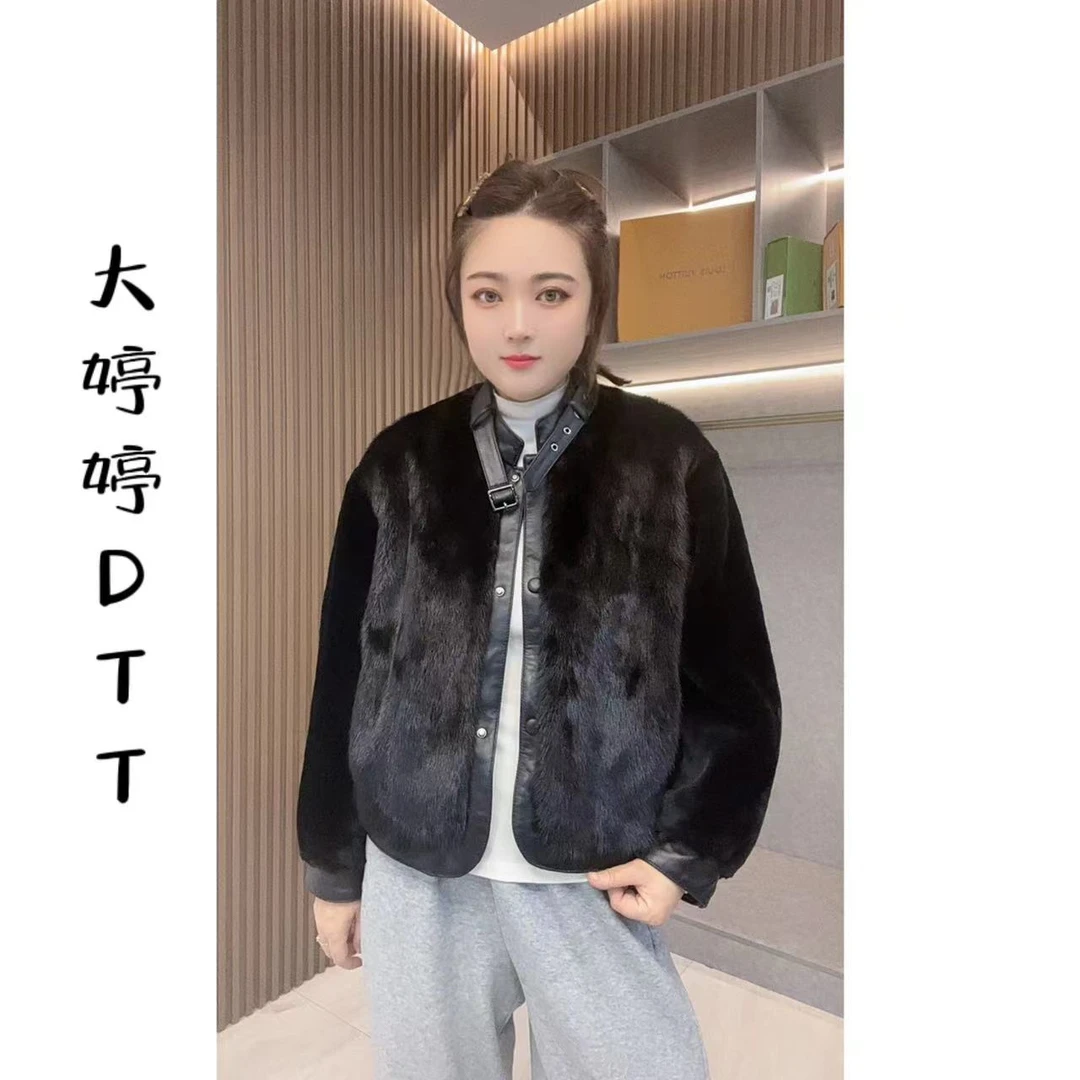 大婷婷推荐-24冬季新款气质时尚短款百搭黑休闲皮毛一体外套29098