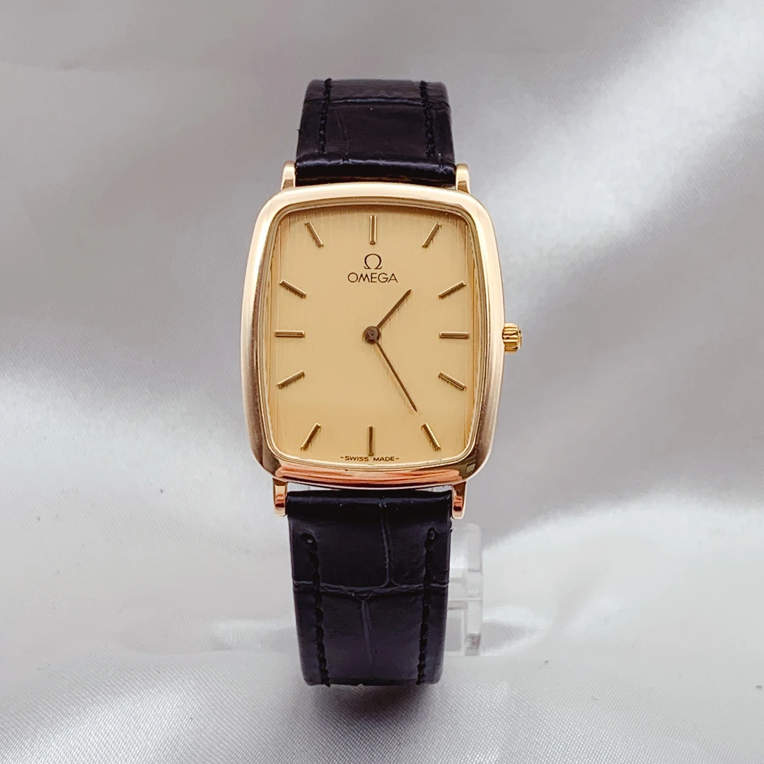 95新 Omega/欧米茄 碟飞系列/金盘/长方形/石英机芯/女表26*31mm