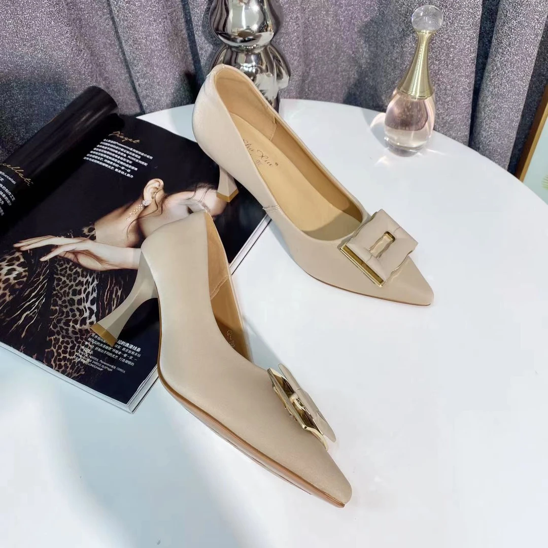 CL7922 杏色 气质百搭时尚舒适尖头低跟通勤口单鞋女