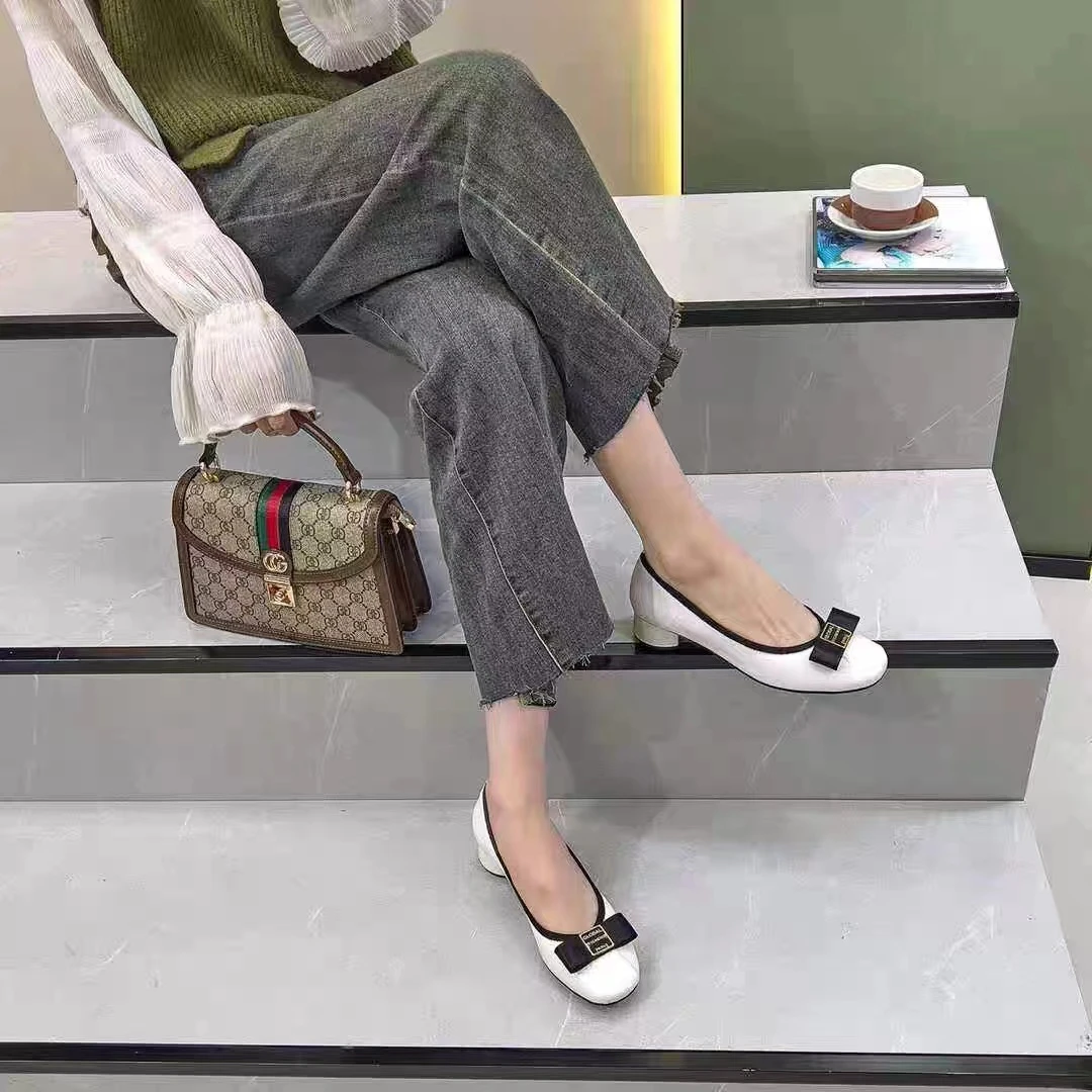 CL8813  白色  2024新款百搭气质粗跟舒适浅口女士单鞋