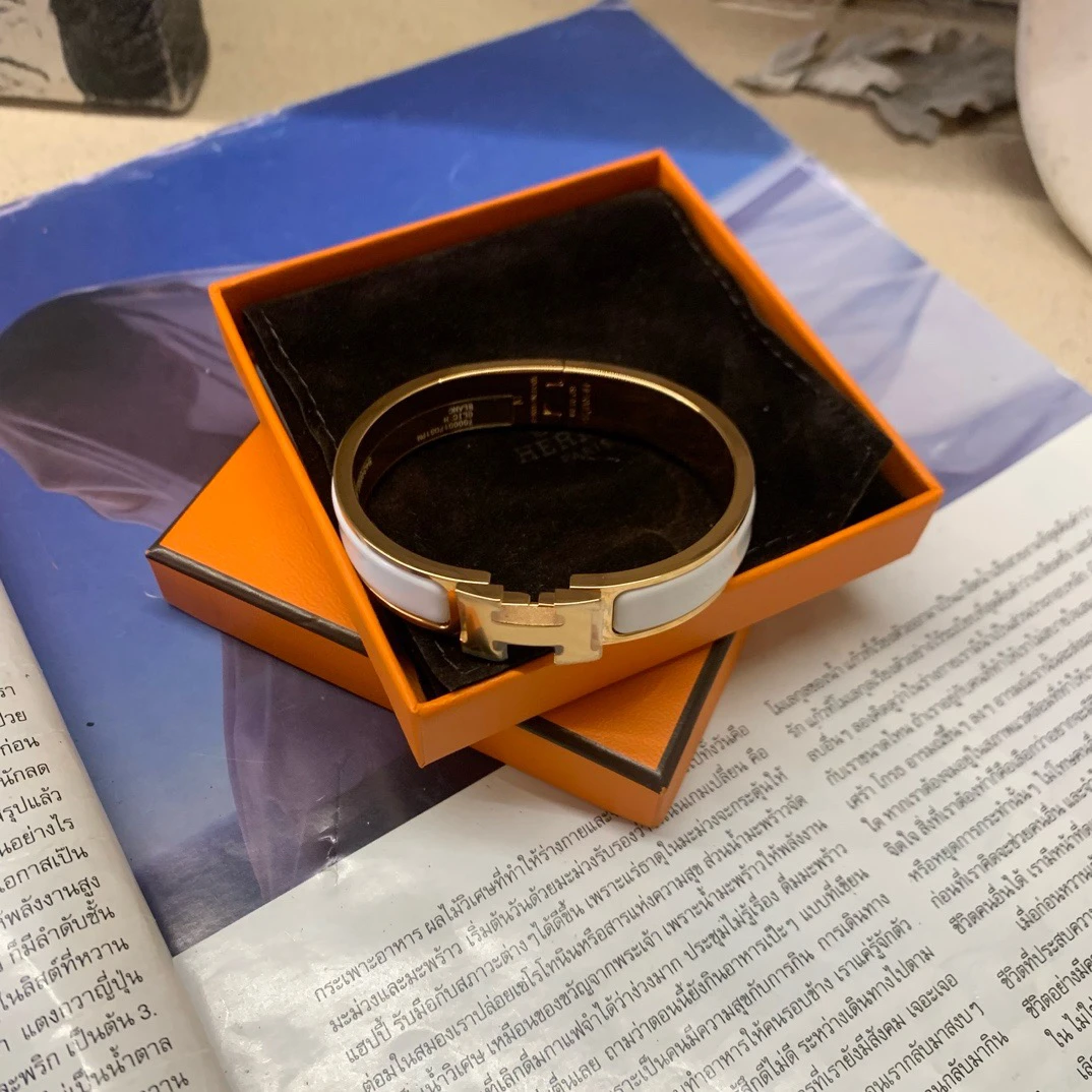 全新未使用 Hermes/爱马仕 白色金扣珐琅手镯小号pm