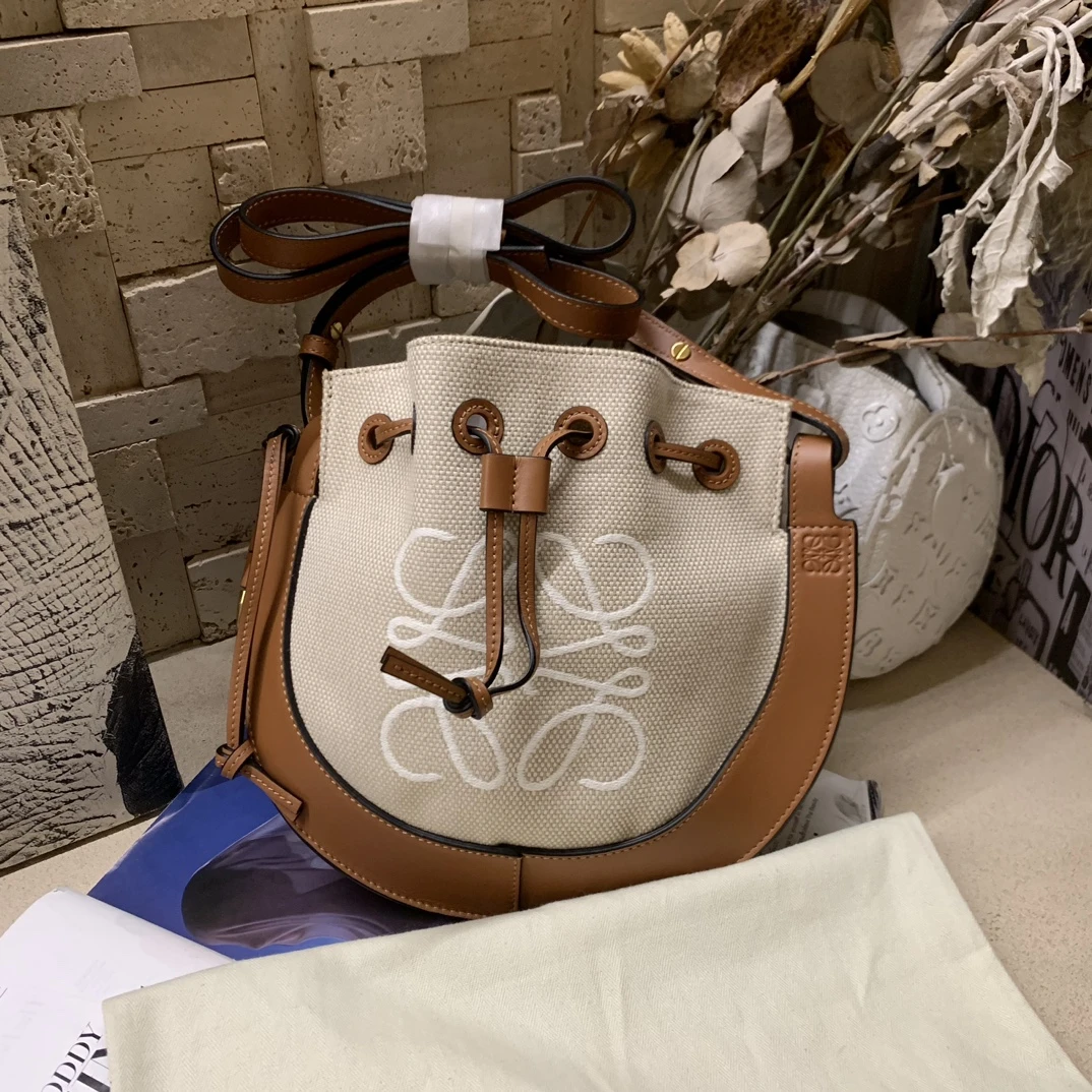 全新未使用 LOEWE/罗意威 帆布水桶包