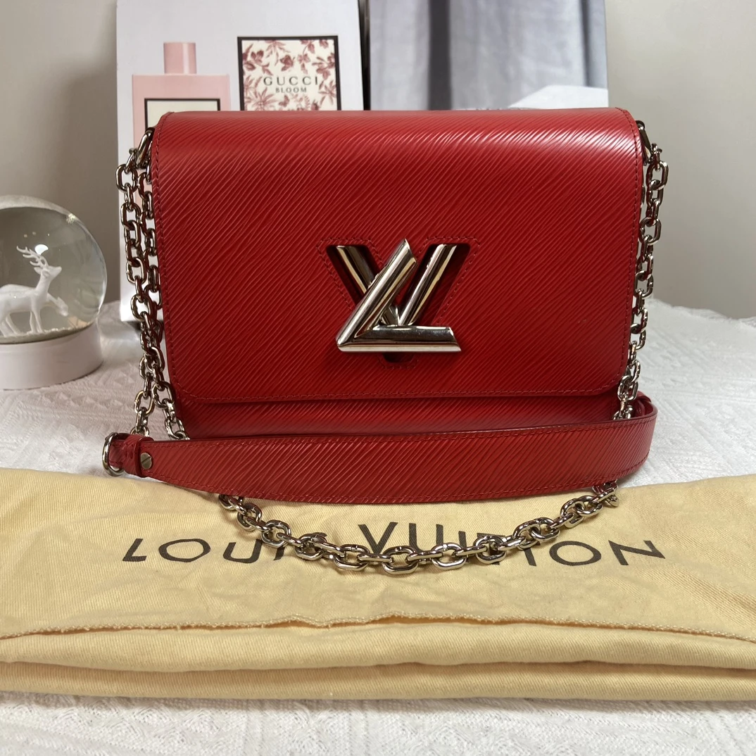 95新 LouisVuitton/路易威登 twist 红色水波纹链条包 中号