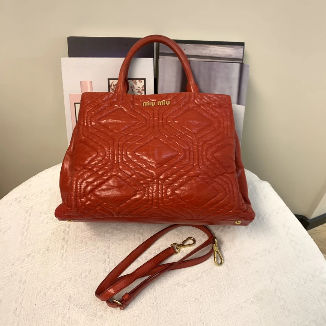 95新 MIU MIU/缪缪 红色油蜡皮tote包
