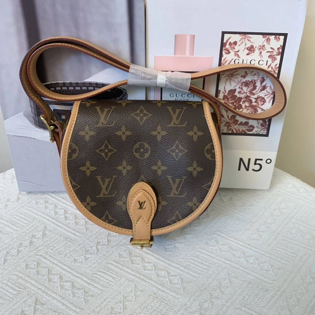 95新 LouisVuitton/路易威登 斜挎小猪包  马鞍包