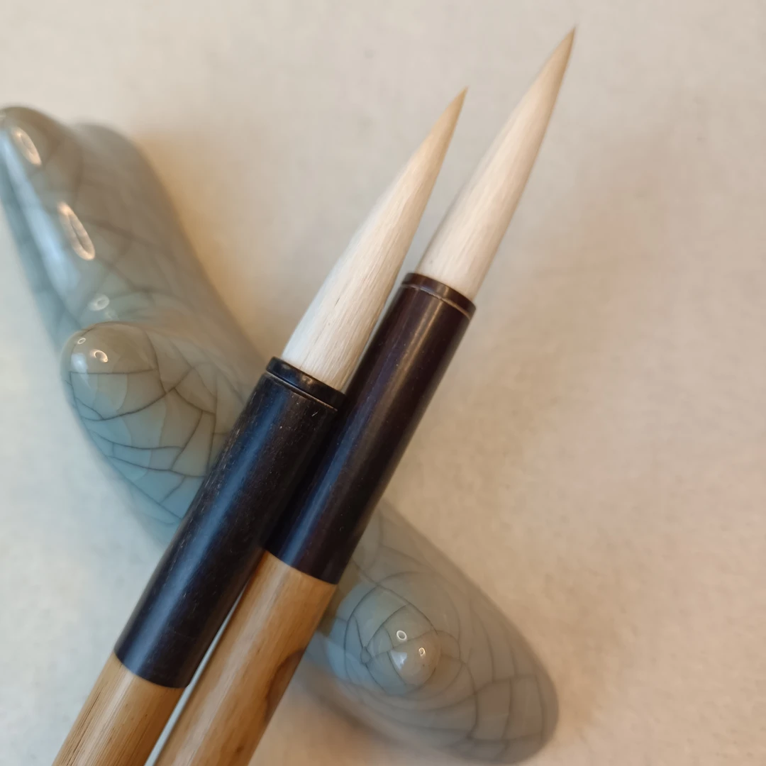 弘扬源黑香妃黑牛角杆细光锋纯羊中长口径0.8出锋4.2全长27湖笔