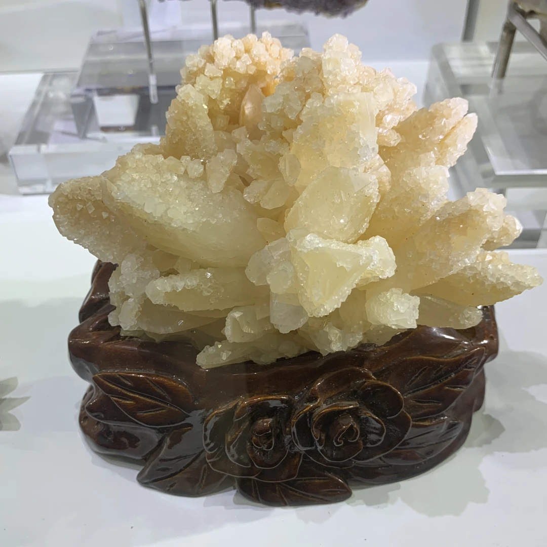 云南溶洞方解石，尺寸15×12公分左右