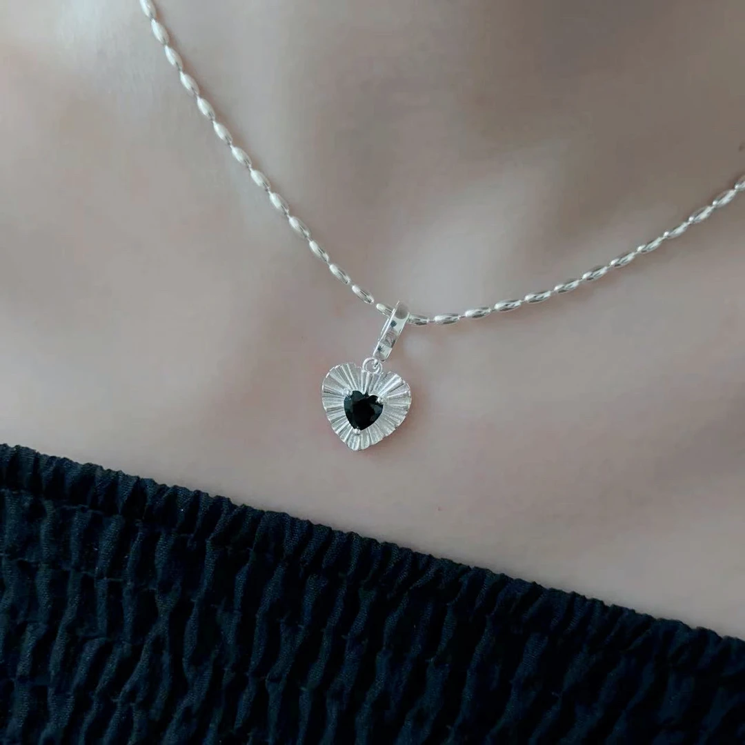吊坠925银锆石 S925纯银时尚黑色闪光爱心吊坠简约个性小众设计感
