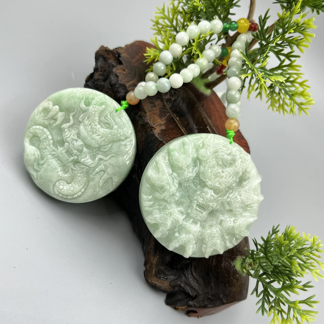 翡翠A货 百搭时尚双面雕刻九龙牌绿底色多样性发其一GSH1117
