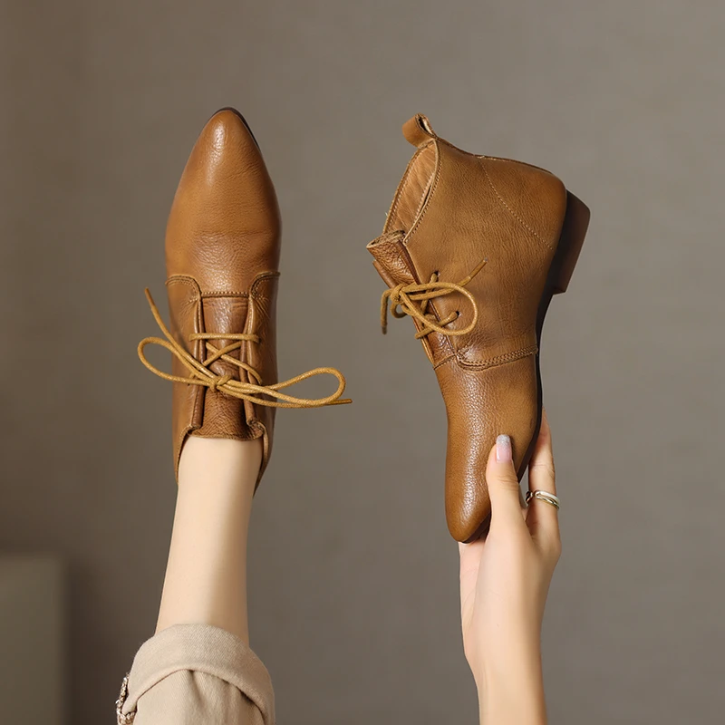 英伦风短靴子女真皮尖头2024秋冬新款复古百搭系带平底休闲及裸靴