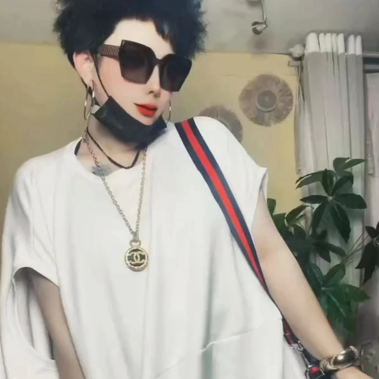 新款大码宽松半包袖款(时尚半包袖连衣裙)