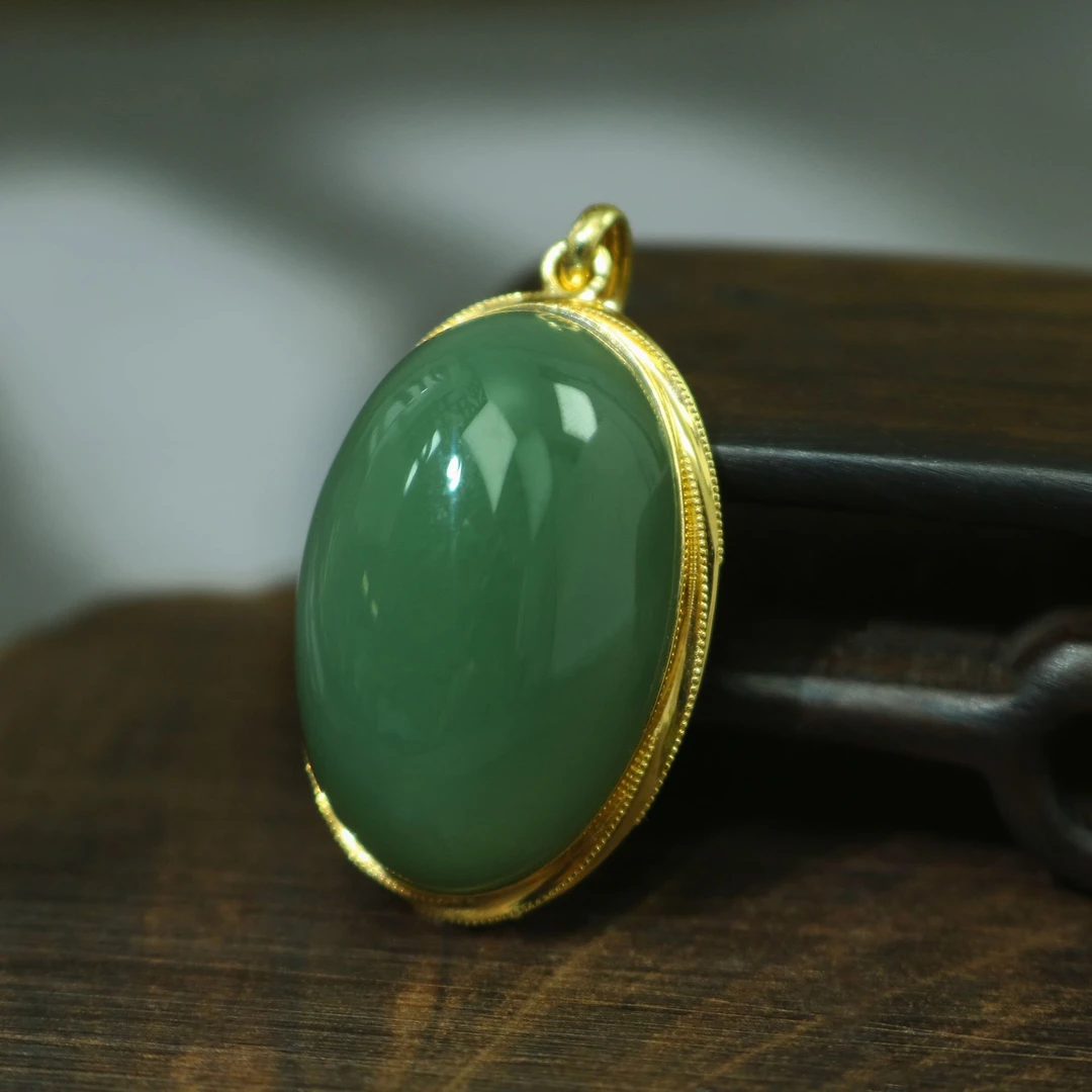 凰一品 俄料碧玉鸽子蛋吊坠18K