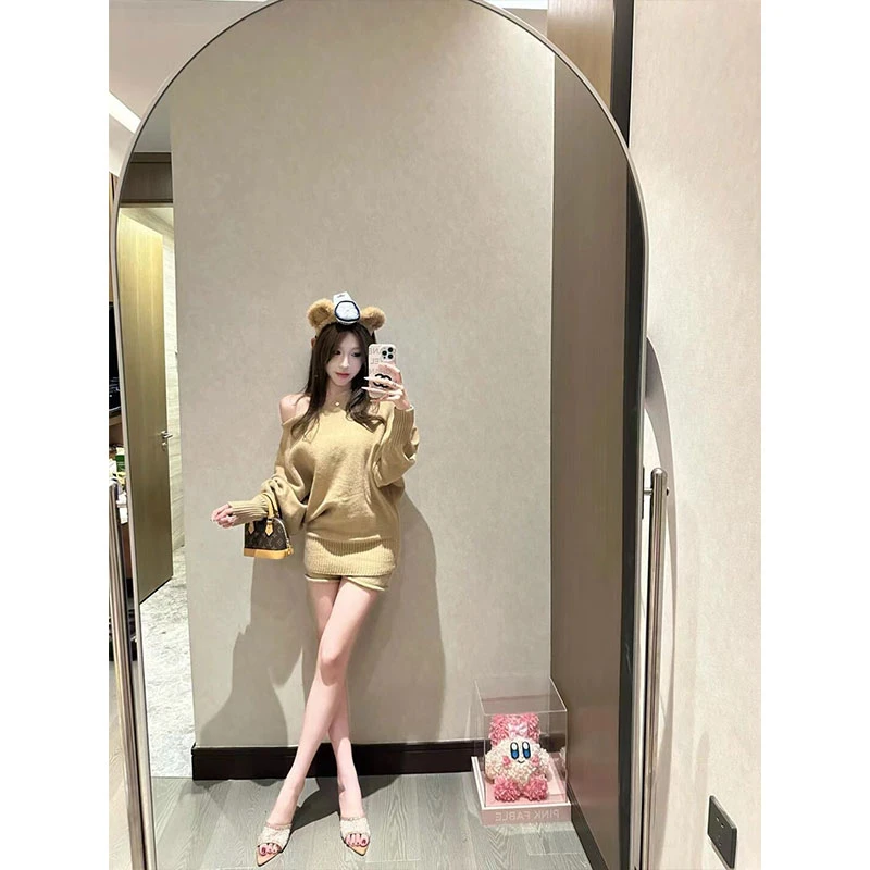 纯欲慵懒风露肩针织衫女秋复古宽松百搭长袖上衣短款裤子时尚套装