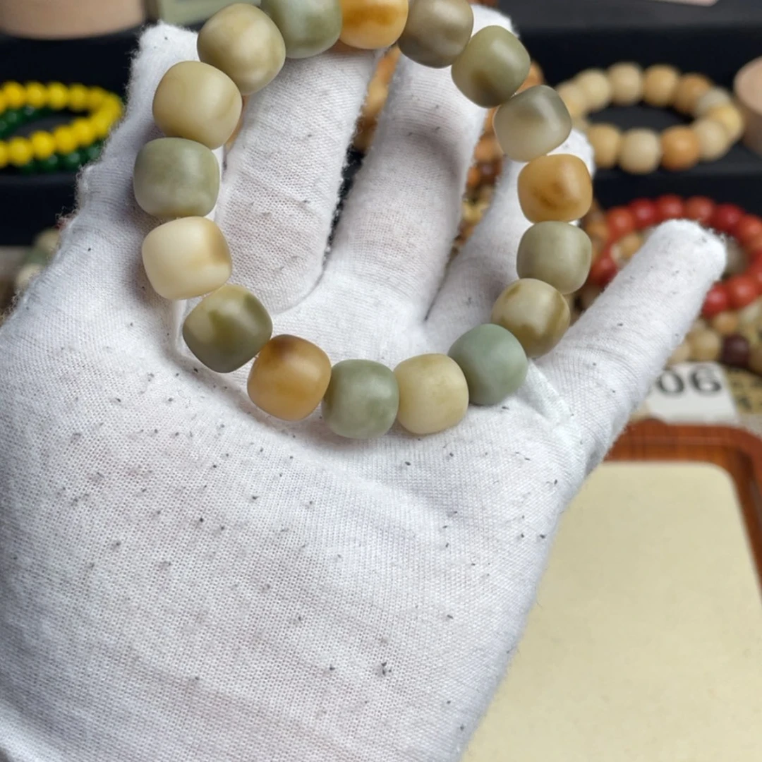 【闪购商品】菩提根/象牙果吊坠媛**?