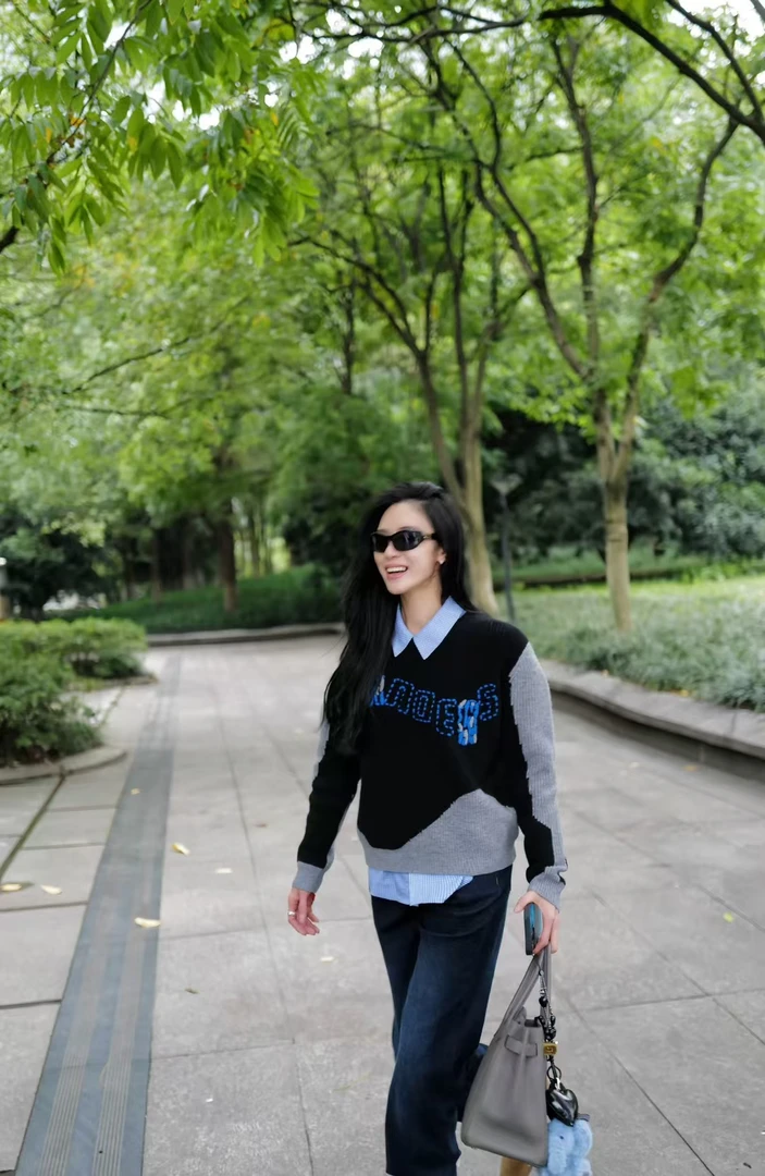 俪妍，73615黑拼灰圆领套头毛衫