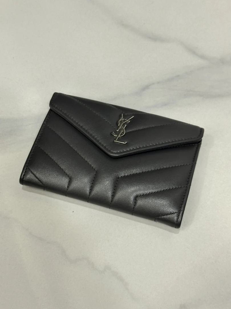 95新 YSL/圣罗兰 灰色V纹钱包13cm/HK40200906