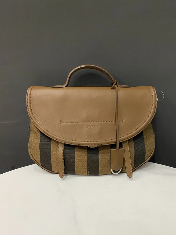 95新 FENDI/芬迪 马鞍单肩邮差包/35Cm/71933211