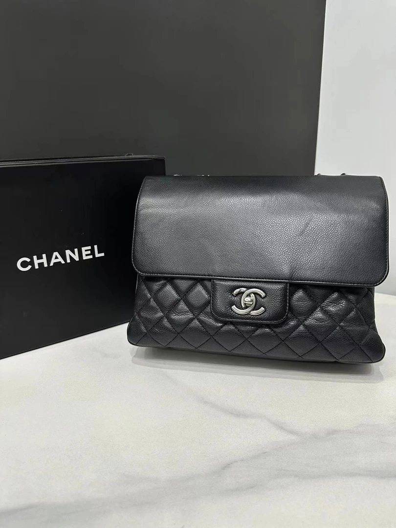 95新 Chanel/香奈儿 黑银鱼子酱链条包/24开26cm/0034060518/街角