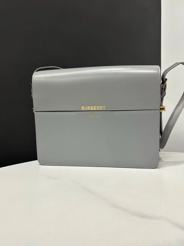 95新 BURBERRY/博柏利 单肩包25cm/91901804