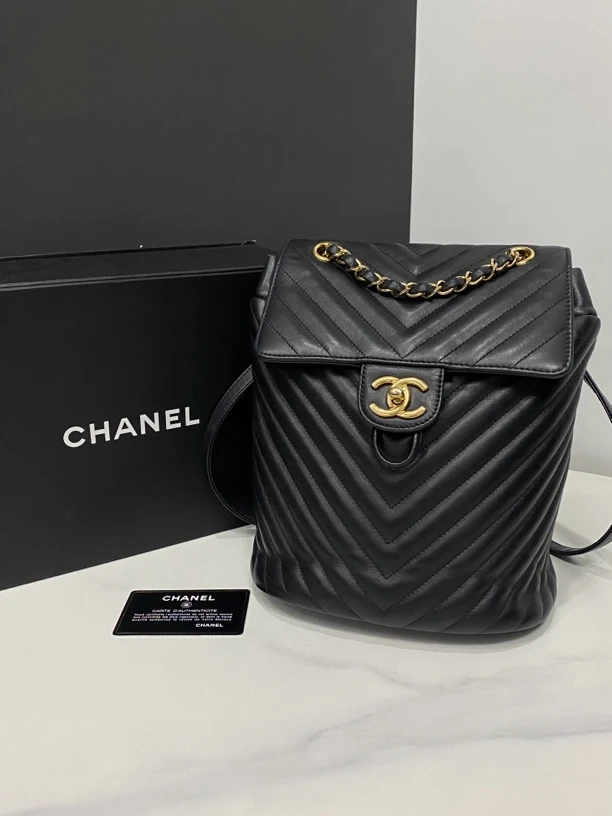 95新 Chanel/香奈儿 V纹萨尔斯堡双肩包/24开卡20Cm/0134072209