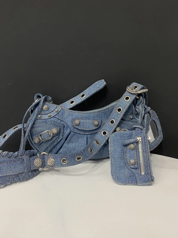 99新 Balenciaga/巴黎世家 牛仔机车豌豆包23cm/JJ4070105