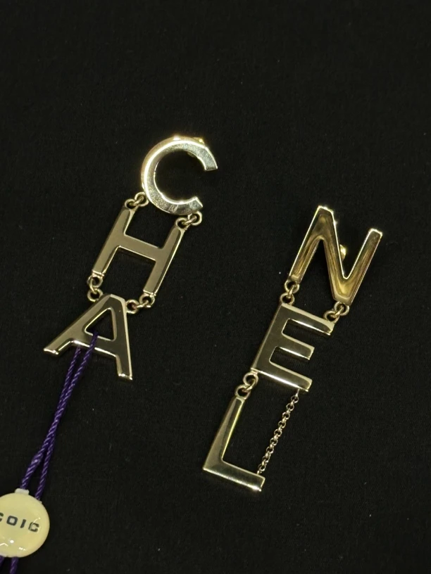 99新 Chanel/香奈儿 20V字母logo耳钉/JJ4082723