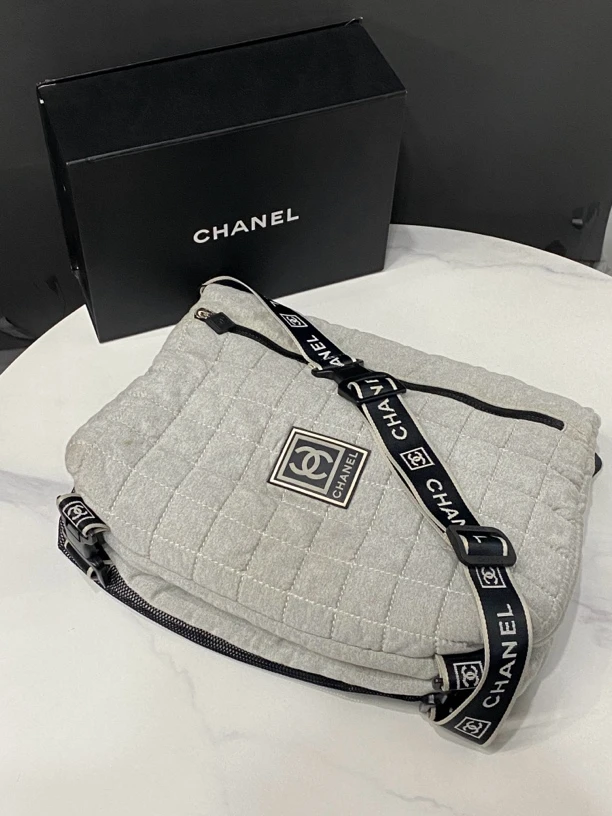 95新 Chanel/香奈儿 运动方标邮差包9开35cm/0014110401