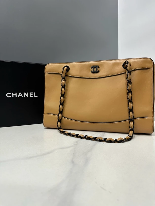 95新 Chanel/香奈儿 奶茶色盒子链条包6开32cm/HK30801226