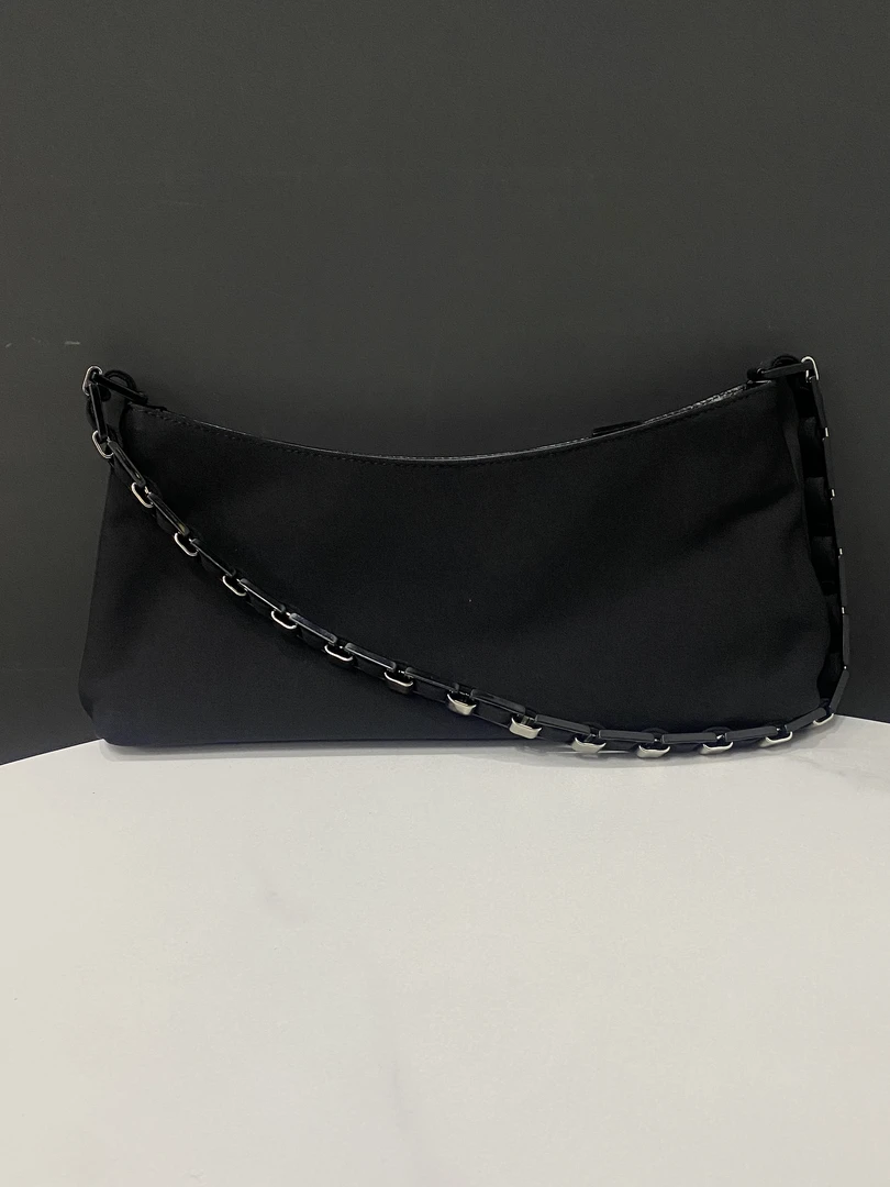 95新 FERRAGAMO/菲拉格慕 尼龙腋下法棍包/29Cm/HK40120705