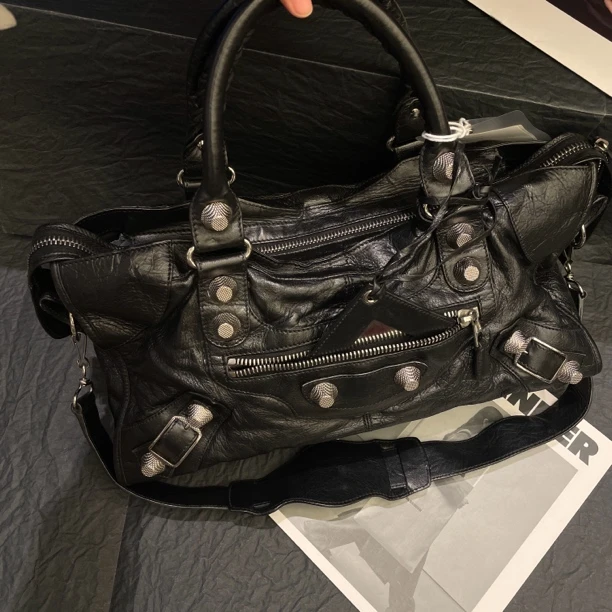 95新 Balenciaga/巴黎世家 【小考拉】斜挎包/黑银机车/中号