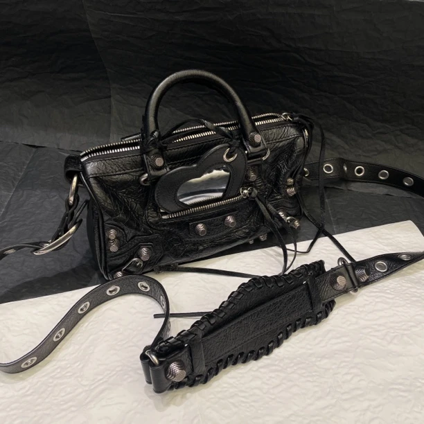 95新 Balenciaga/巴黎世家 【小考拉】巴黎世家 黑银波士顿斜挎包