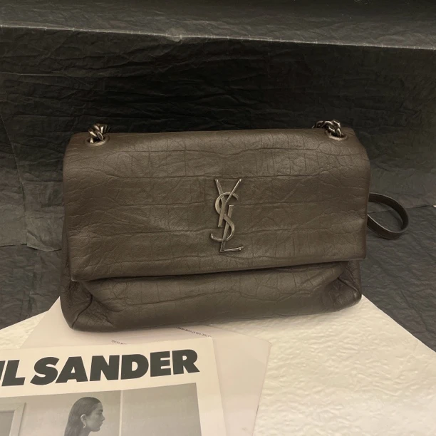 95新 YSL/圣罗兰 【小考拉】圣罗兰 灰色压鳄纹好莱坞中号斜挎包