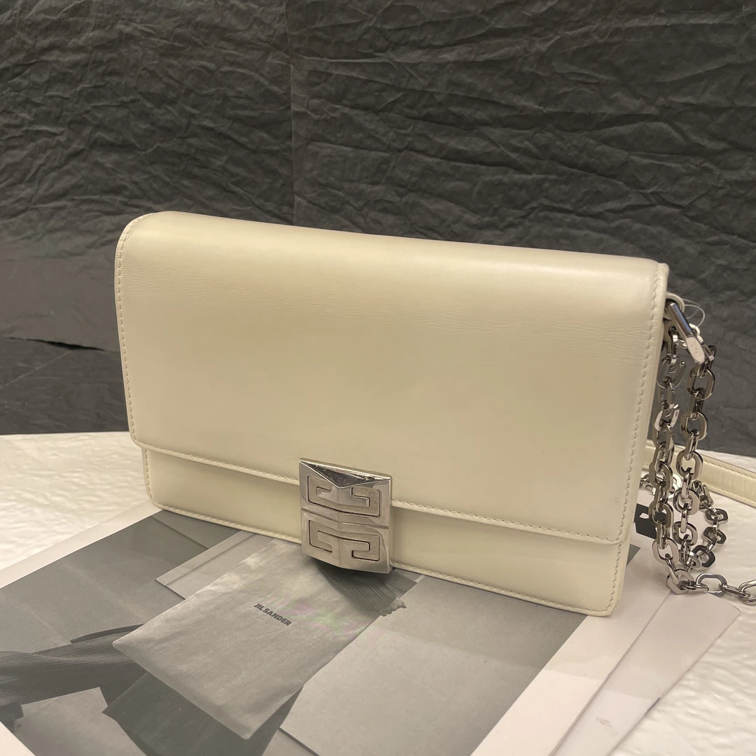95新 Givenchy/纪梵希 【小考拉】纪梵希 白银woc斜挎包