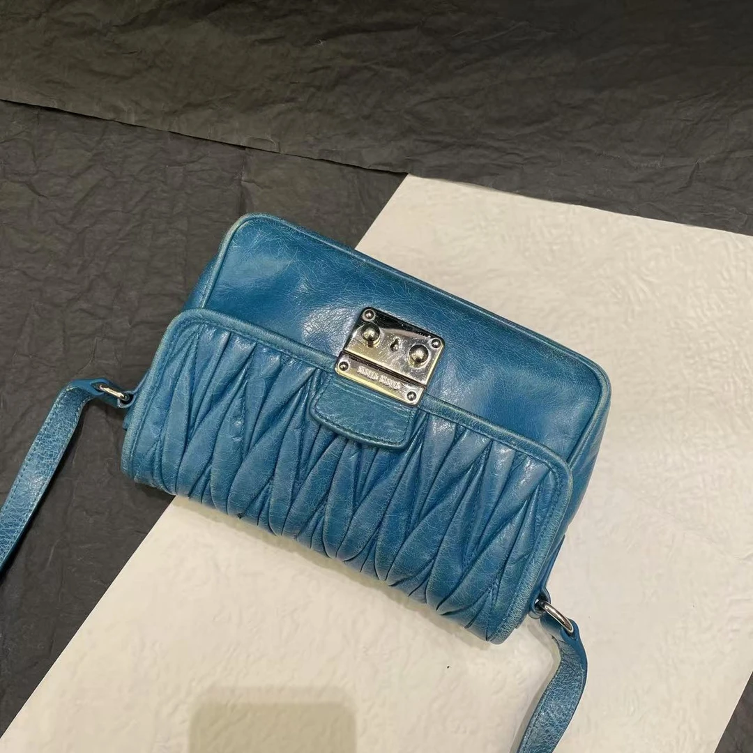 95新 MIU MIU/缪缪 【小考拉】miumiu 蓝色褶皱豆腐斜挎包