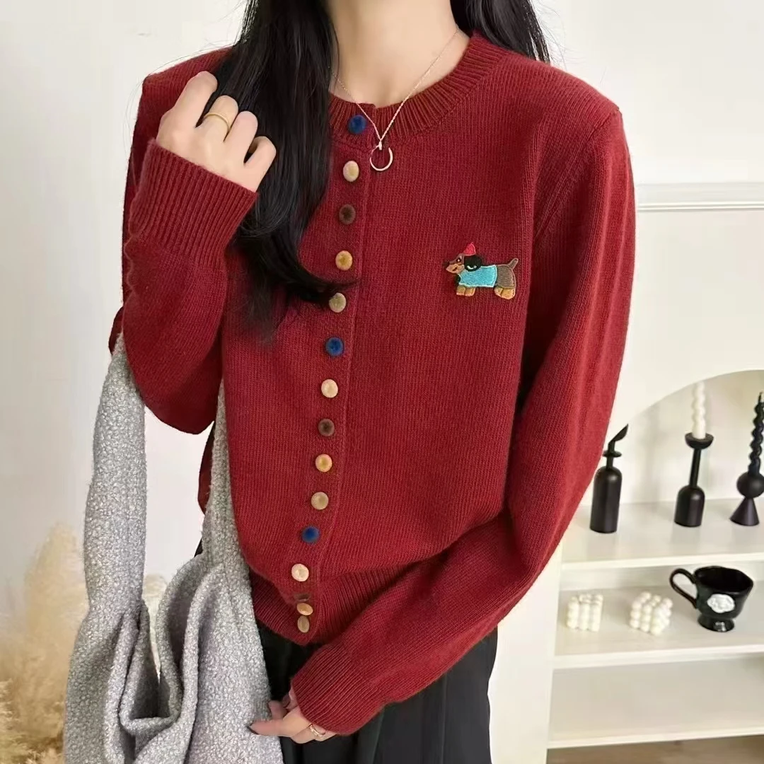 胖mm大码多巴胺彩色纽扣狗狗刺绣针织开衫毛衣外套减龄时尚外套