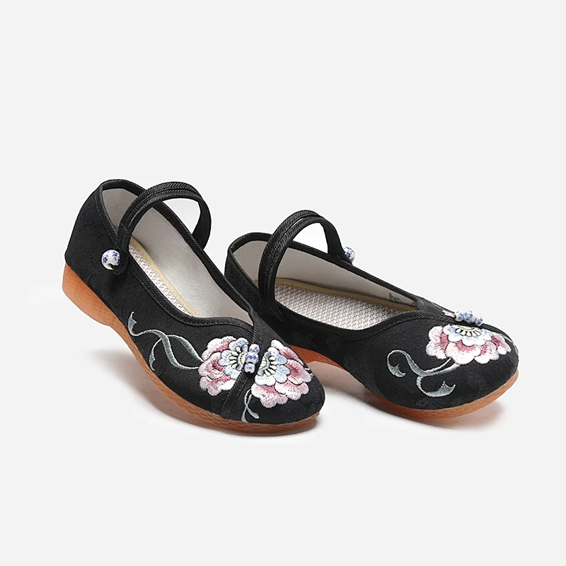 原创中国风设计精美立体装饰浅口透气多色绣花鞋布鞋女1915-163