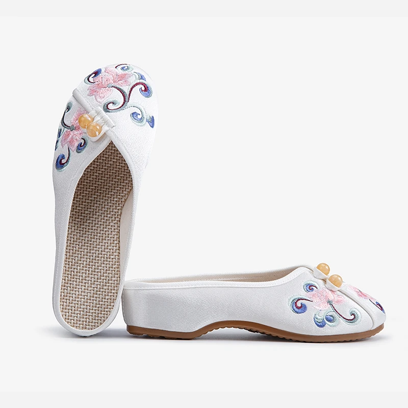 原创国风夏季时尚百搭立体装饰设计感布鞋绣花鞋休闲鞋女606-101