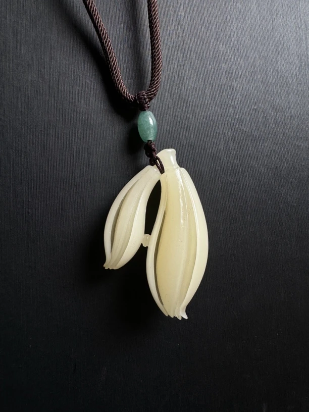 寿山芙蓉石玉兰花挂件