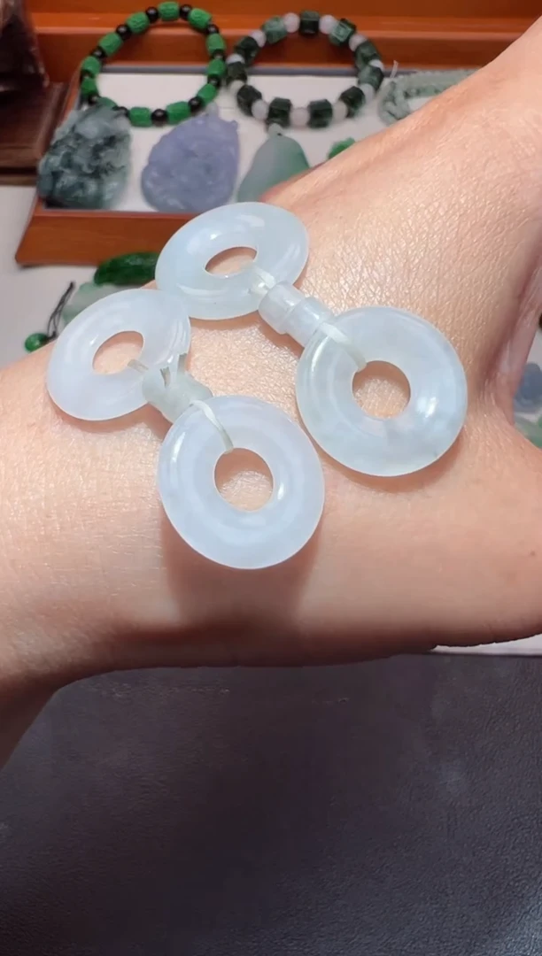 【闪购商品】定制翡翠未镶嵌17.4*3.4甜甜圈（一对发货）