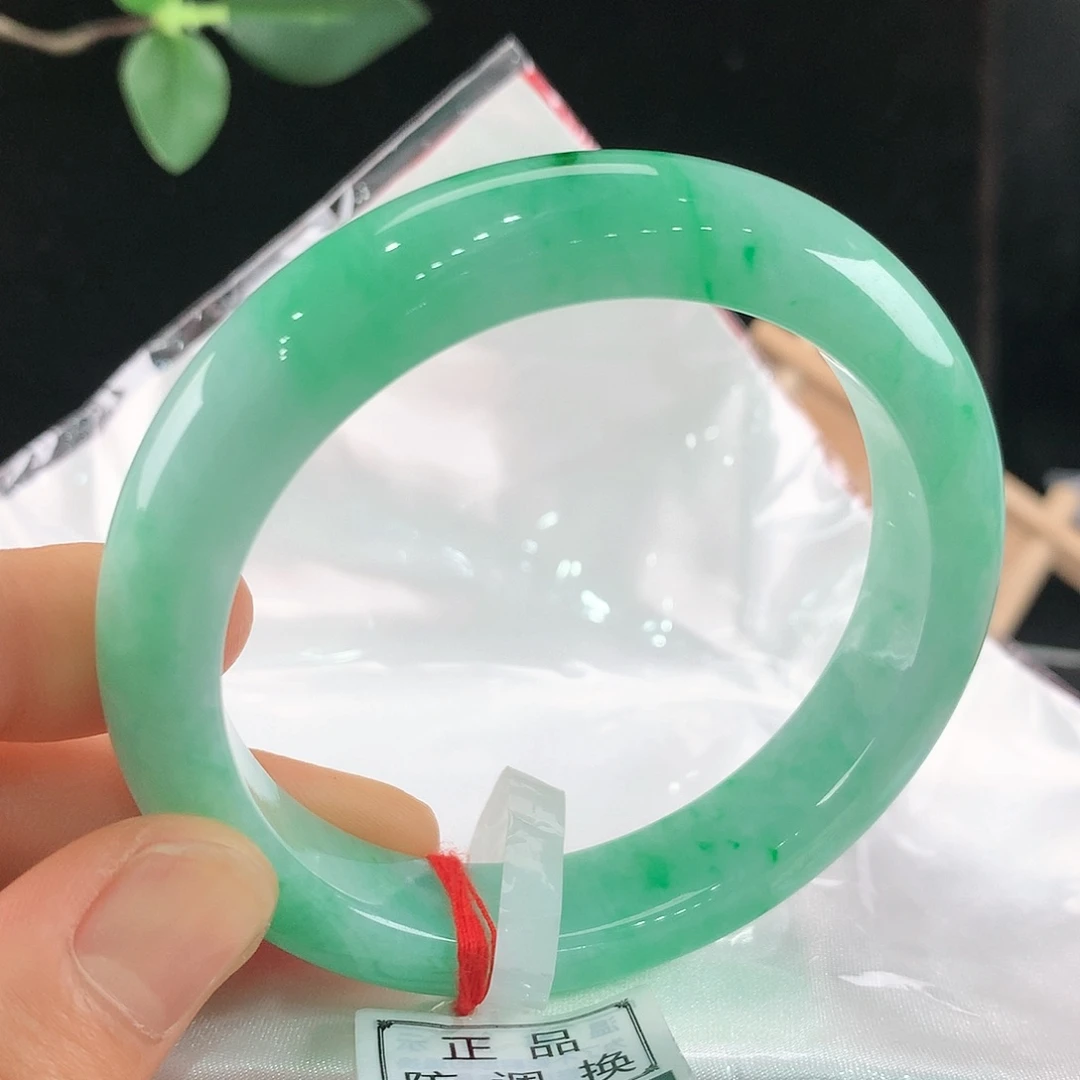 翡翠手镯未镶嵌111/2401