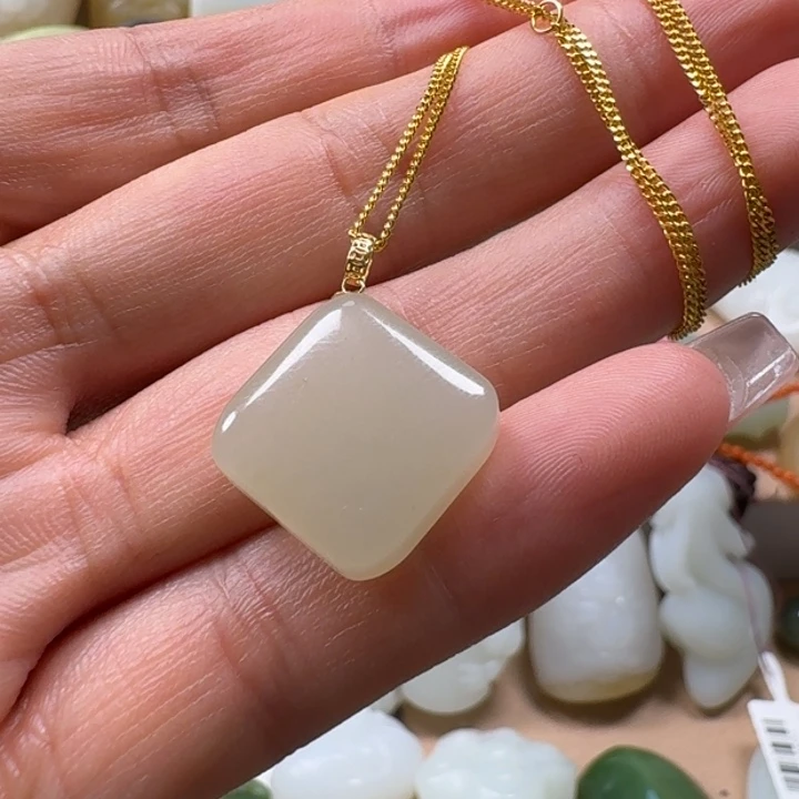 和田玉颈饰未镶嵌