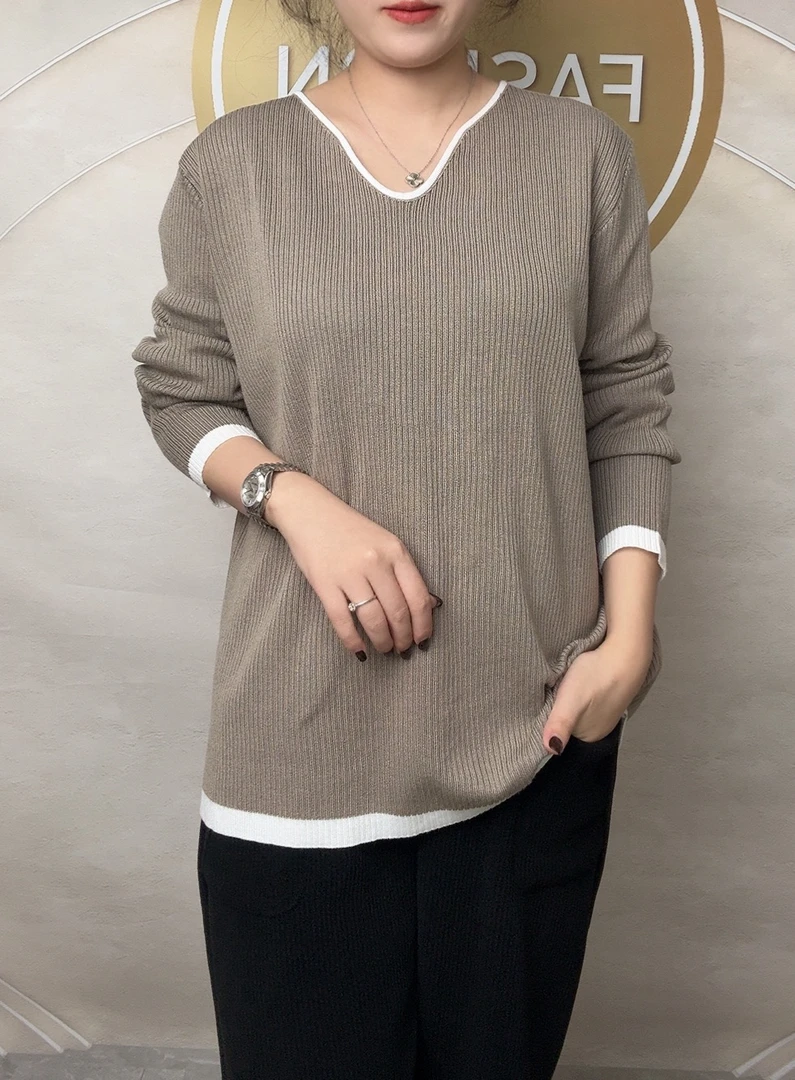 胖mm宽松显瘦V领长袖针织打底衫女秋冬大码上衣小衫