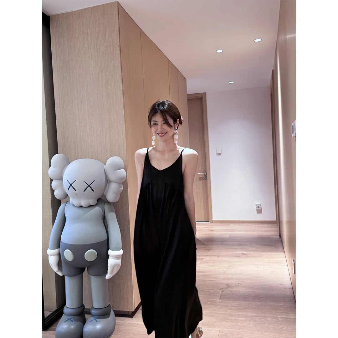 【黑珍珠】夏季清凉缎面吊带背心连衣裙打底裙黑色小长款