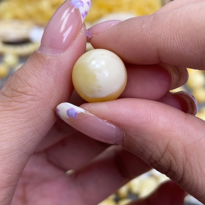 琥珀裸石未镶嵌带皮色卡14.7（福利）