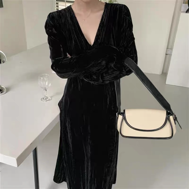 《雨桐精选11.28》百搭V领长袖连衣裙-3276