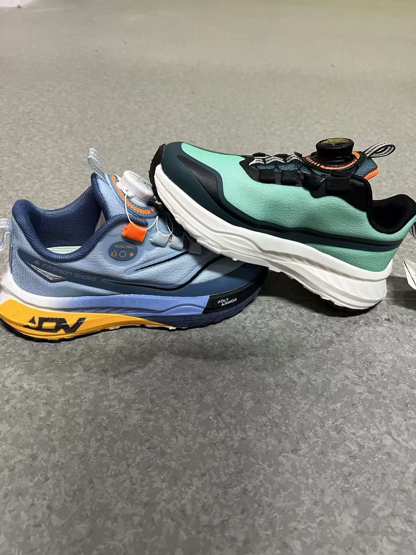 新款运动跑步儿童时尚百搭透气四季厚底网面男士夏季潮鞋低帮碳板