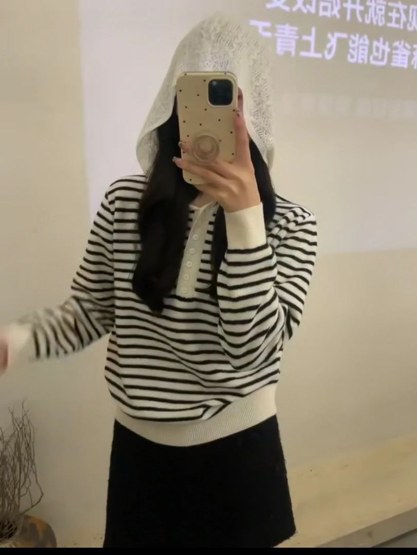秋冬韩系高级感条纹针织连帽羊毛衫