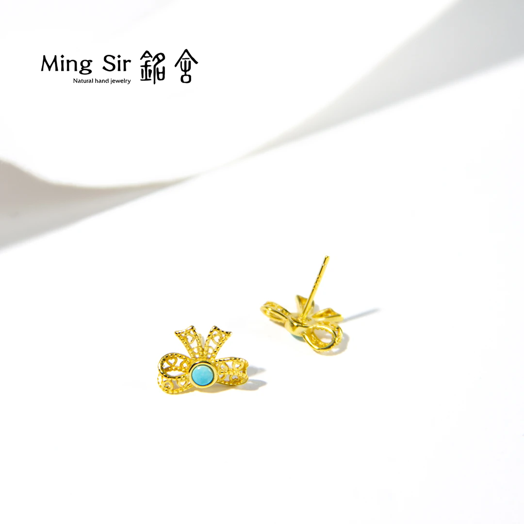 【铭舍】天然原矿绿松石S925银镶金色蝴蝶结款耳钉耳饰553