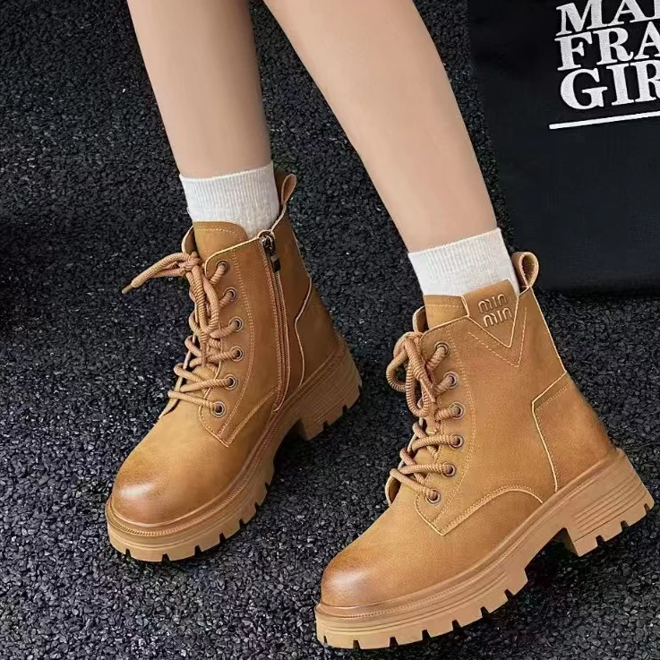 QiaFengJing/恰逢景2024复古粗跟厚底大黄靴英伦风靴子时尚马丁靴