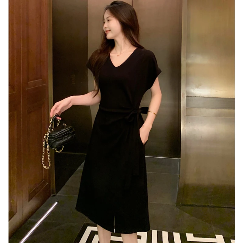 2025夏装短袖新款法式复古开叉小黑裙收腰显瘦V领气质连衣裙644